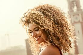 natuurlijke haarproducten voor krullend haar